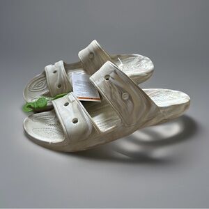 NEW ✨ Crocs Classic Clog Bone/Multi M11